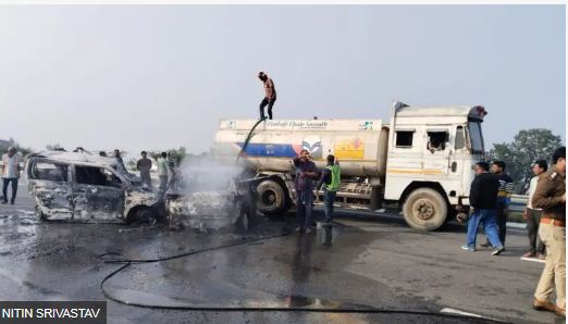 यूपी के बाराबंकी में पूर्वांचल एक्सप्रेसवे पर हादसा, 5 लोगों की मौत