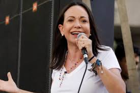 वेनेजुएला की विपक्षी नेता मचाडो नोबेल पुरस्कार समारोह के बाद नॉर्वे में समर्थकों से मिलीं