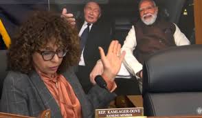 अमेरिका की संसदीय कमेटी में दिखाई गई पीएम मोदी और राष्ट्रपति पुतिन की ये तस्वीर