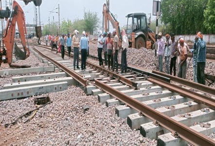  दावा: मंदिर हसौद - अभनपुर के बीच 110 किमी की स्पीड से दौड़ रही ट्रेन 