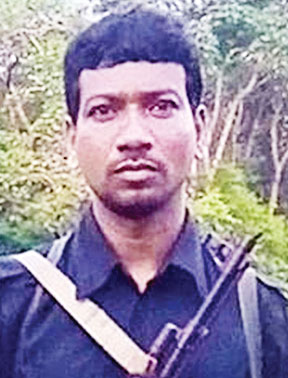 हिड़मा की तारीफ में सोशल मीडिया पोस्ट  गुजरात का आदिवासी युवक गिरफ्तार