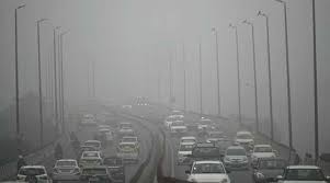 दिल्ली में स्मॉग, इन इलाक़ों में एक्यूआई 400 पार