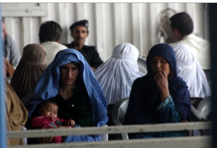 पाक-ईरान ने एक ही दिन में 4,991 अफगानों को डिपोर्ट किया: तालिबान