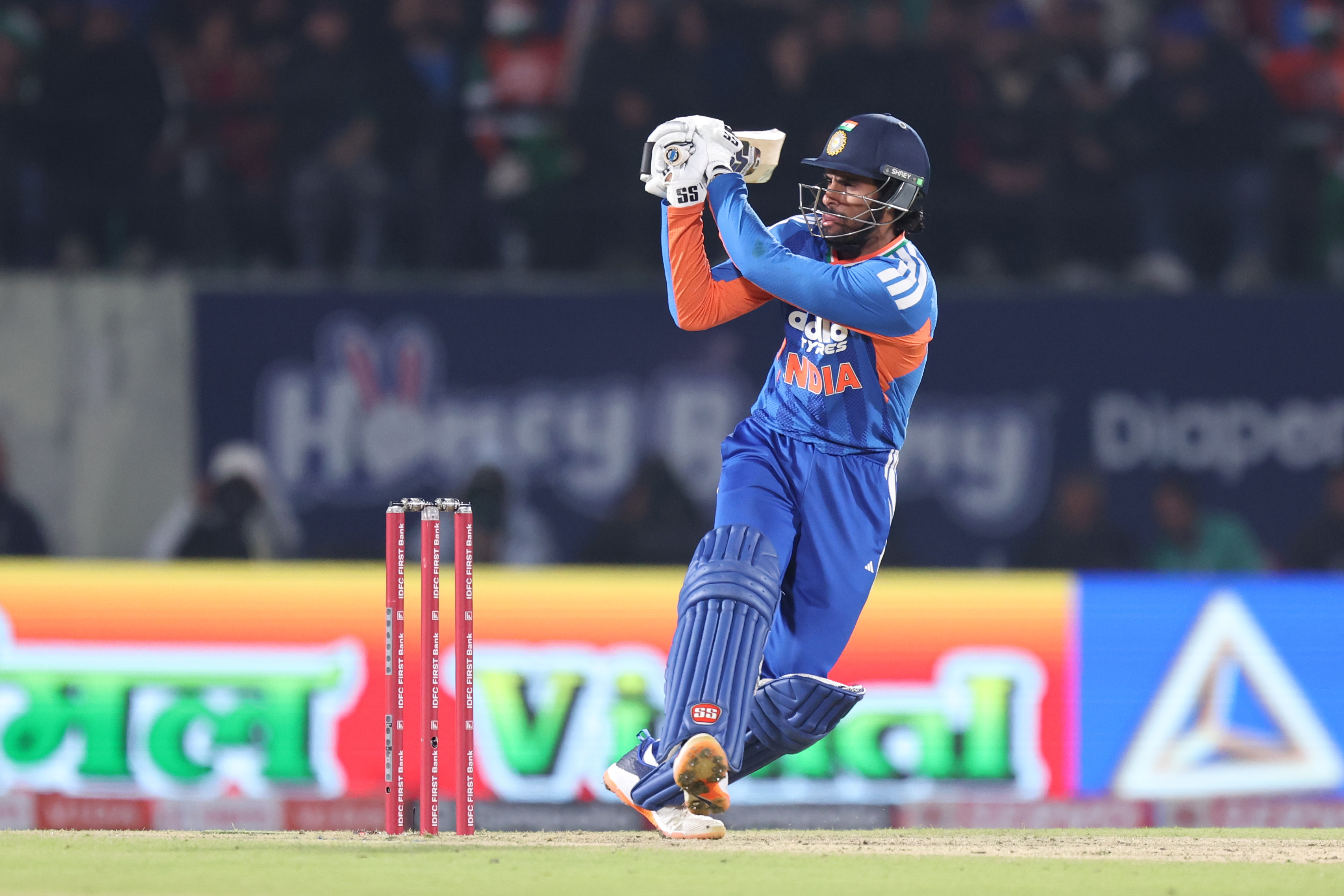 भारत ने दक्षिण अफ्रीका को सात विकेट से हराया