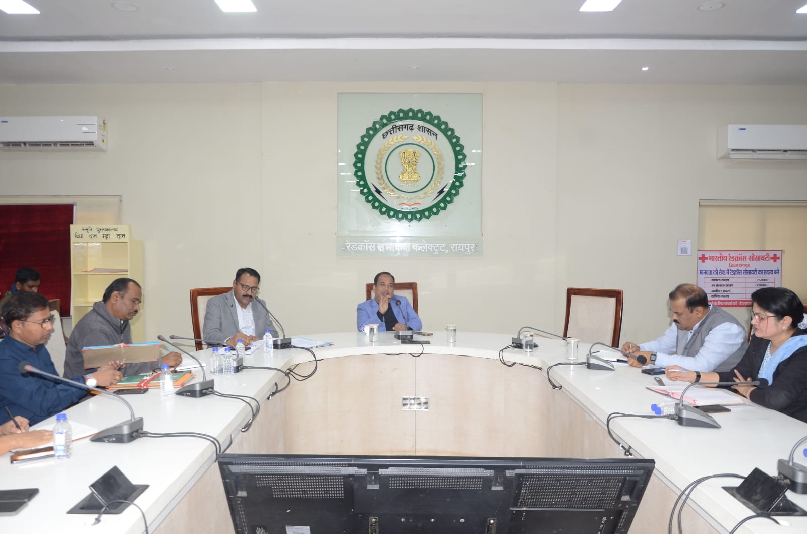 साहित्य उत्सव को लेकर निजी स्कूलों के प्राचार्यों- साहित्यकारों से चर्चा 