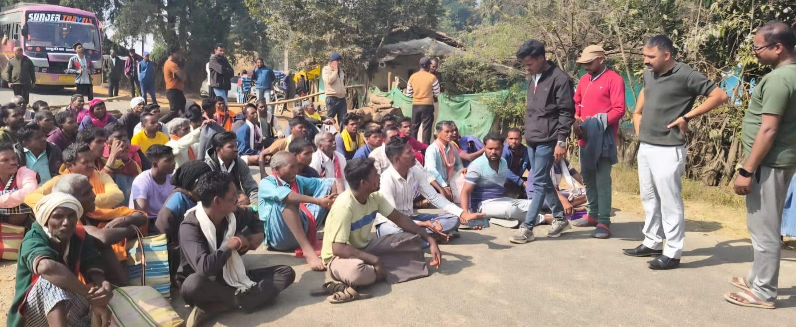 टोकन नहीं कटने से नाराज किसानों का चक्काजाम