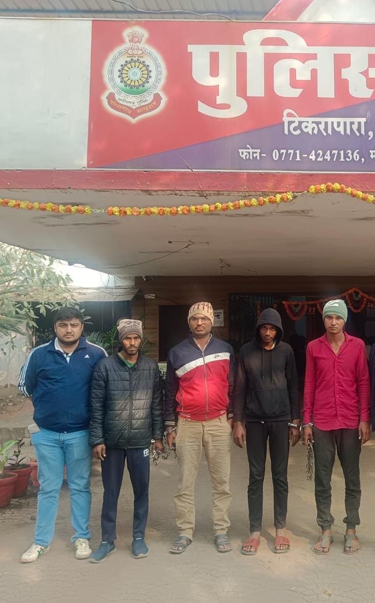 मूर्ति तोड़कर धार्मिक भावनाओं को आहत पहुंचाने वाले 5 गिरफ्तार, जेसीबी जब्त 