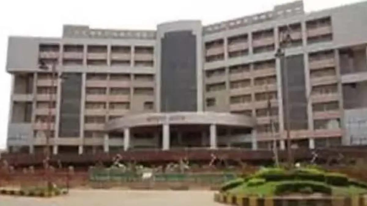 कैग ने पीएम आवास, श्रम और क्रेडा में फंड ब्लॉकिंग, अनियमितताओं को किया उजागर