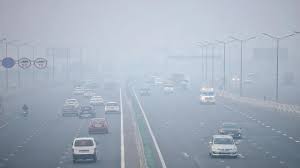 दिल्ली-एनसीआर में घना कोहरा, वायु गुणवत्ता ‘बहुत खराब’