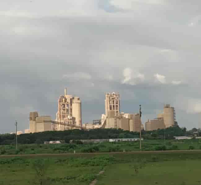 श्रीसीमेंट प्लांट आज से लाक आउट 