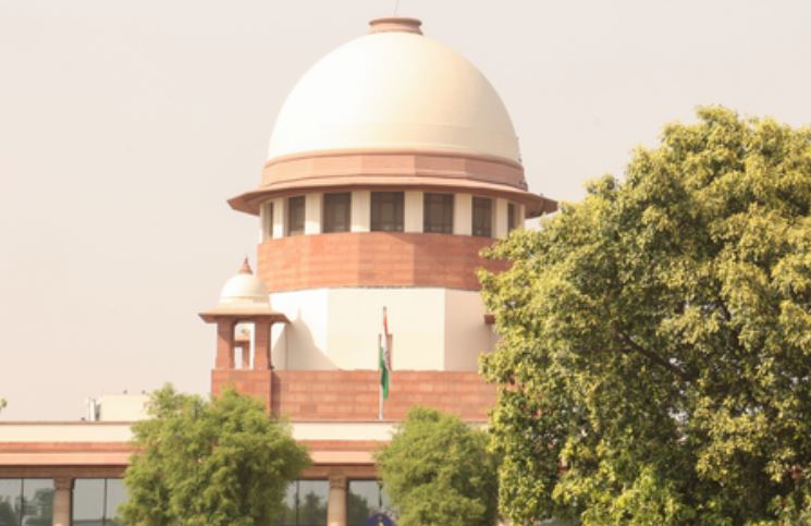 नोएडा पुलिस पर वकील को अवैध रुप से हिरासत में रखने का आरोप, सुप्रीम कोर्ट ने जारी किया नोटिस 