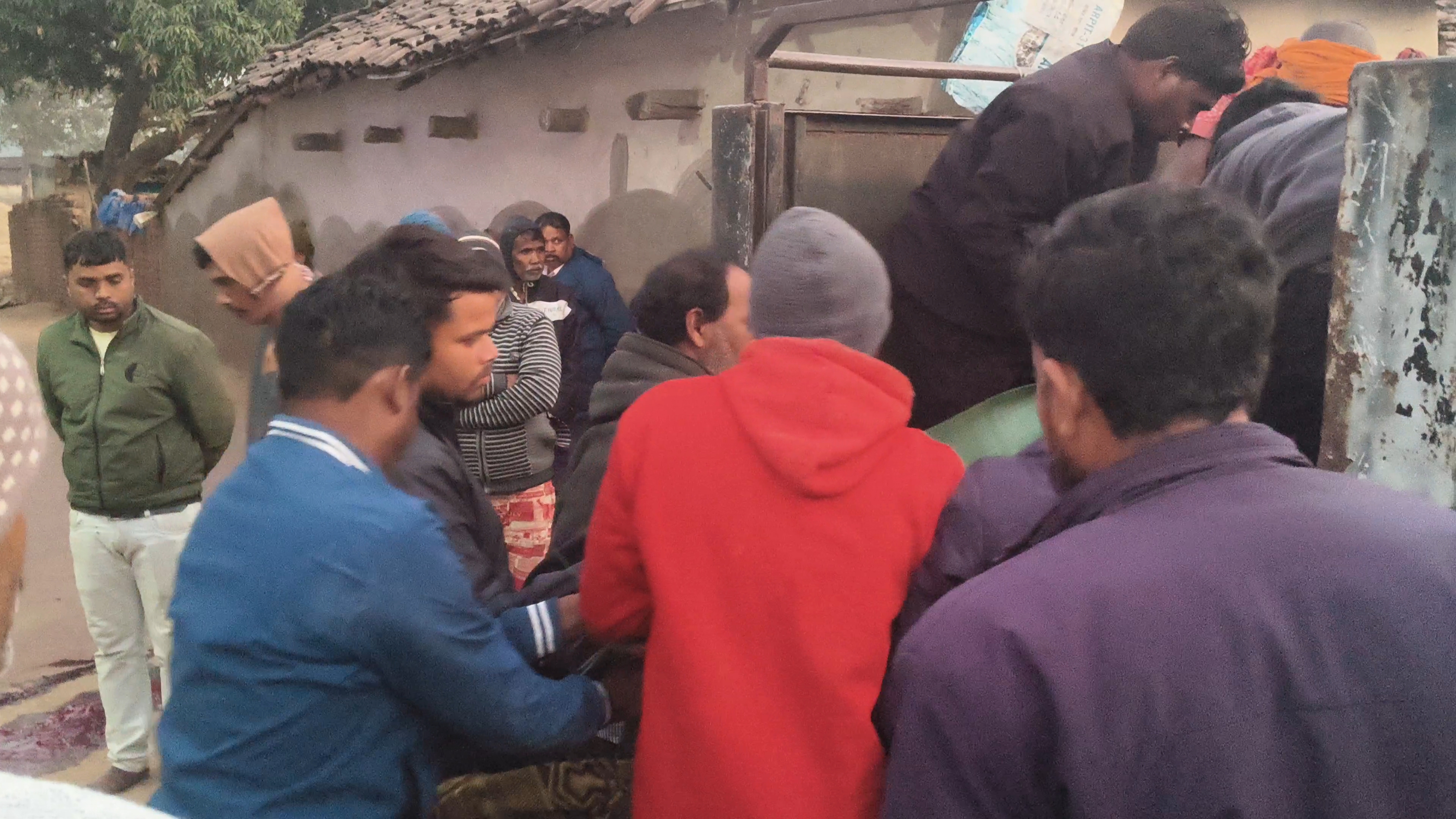 फावड़े से हमला कर बुजुर्ग की हत्या, आरोपी ने कुएं में कूदकर दी जान