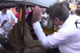'ग़ुस्से में हाथ उठ गया', ऑटो-रिक्शा चालक को थप्पड़ मारने वाले बीजेपी विधायक बोले