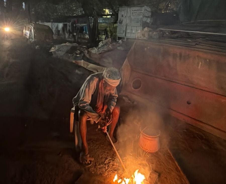 शीतलहर : शहर के 30 जलाए जा रहे अलाव