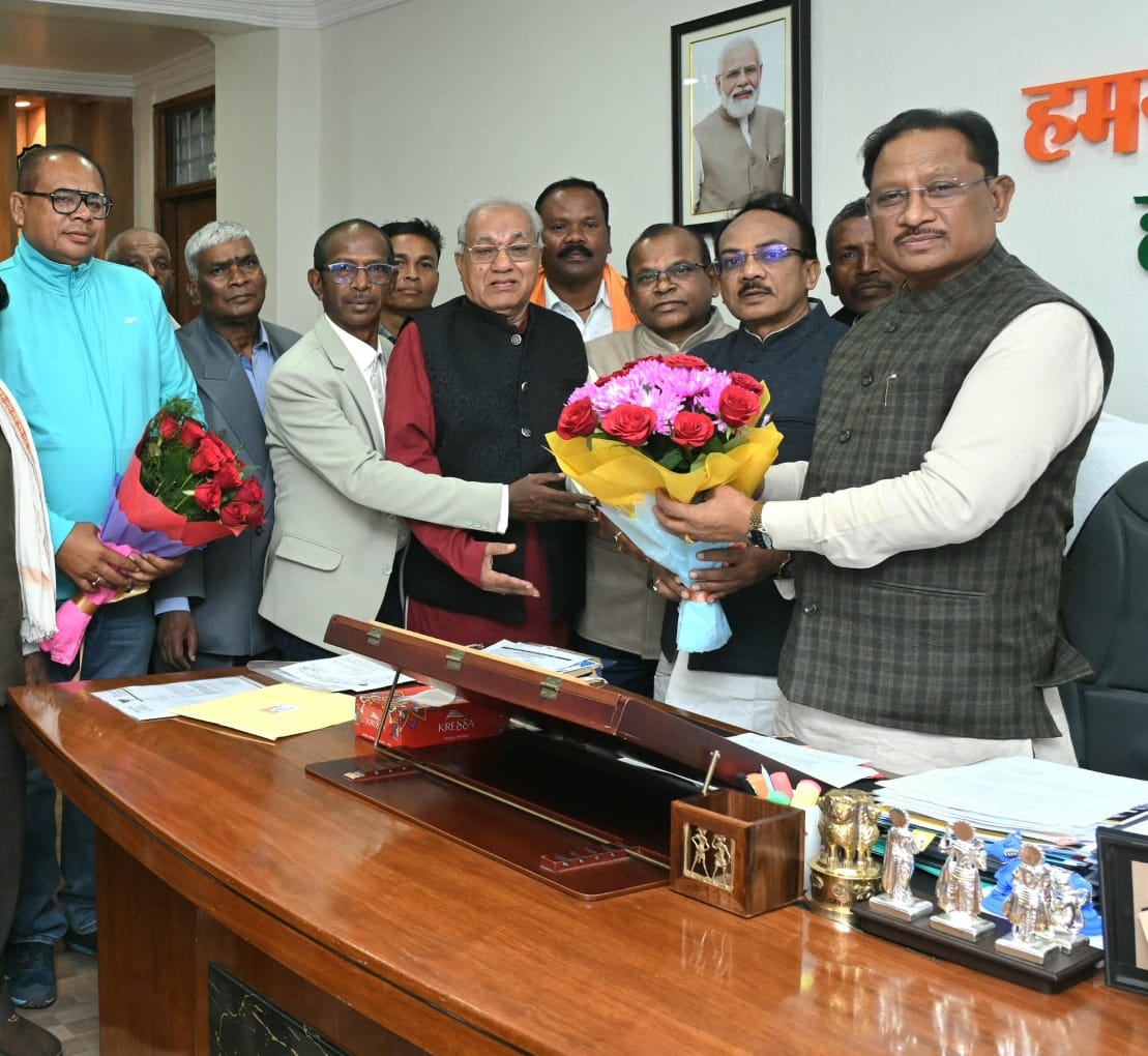 सीएम साय से हल्बा हल्बी आदिवासी समाज के सदस्यों की मुलाकात