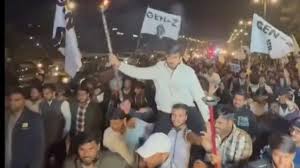 जयपुर में जेन ज़ी का प्रदर्शन, अरावली की पहाड़ियों को सुरक्षा देने की मांग