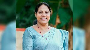 निलंबन के बावजूद कांग्रेस पार्षद त्रिशूर की महापौर के खिलाफ आरोपों पर अडिग