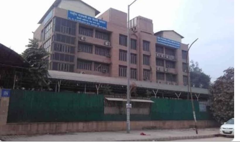 दिल्ली अधीनस्थ सेवा चयन बोर्ड की मार्च में होने वाली परीक्षा पर रोक, आयु सीमा बढ़ा सकती है सरकार 