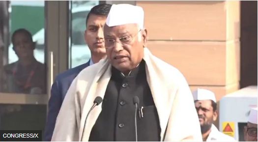 मल्लिकार्जुन खड़गे ने कहा, 'कांग्रेस जोड़ती है, बीजेपी तोड़ती है'