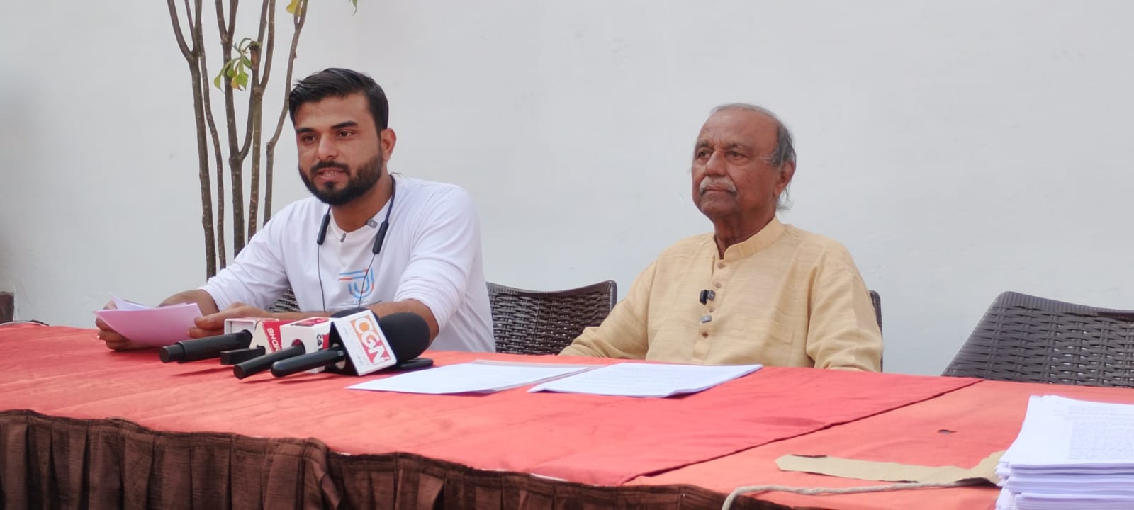 सरकार के आरक्षण पर वीरेंद्र पांडेय ने उठाए सवाल 