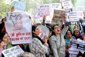 उन्नाव रेप सर्वाइवर और उनकी मां ने कुलदीप सेंगर की बेल पर सुप्रीम कोर्ट की रोक के बाद क्या कहा