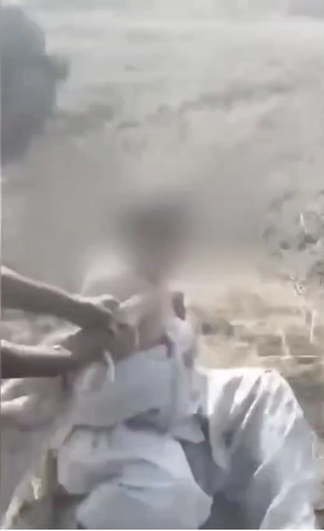 तमनार आंदोलनकारियों ने अकेली महिला सिपाही को घेरकर पीटा, कपड़े फाड़ डाले!