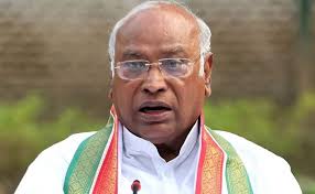 इंदौर में दूषित पानी से लोगों की मौत, कांग्रेस ने पीएम मोदी की 'चुप्पी' पर उठाए सवाल