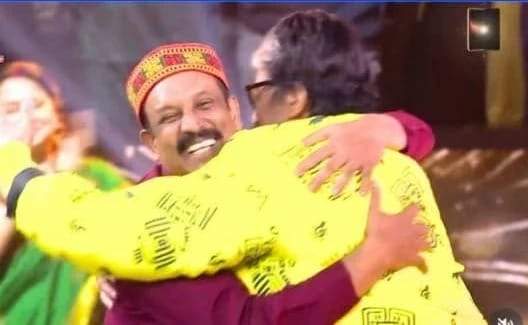 बीजापुर में तैनात सीआरपीएफ इंस्पेक्टर बिप्लव बने करोड़पति, बिग बी ने घर डिनर पर बुलाया