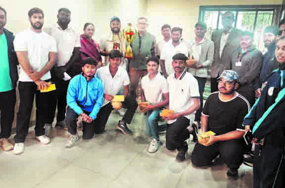 अंतर महाविद्यालयीन क्रिकेट (पुरुष) प्रतियोगिता में पं. हरिशंकर शुक्ल स्मृति महाविद्यालय विजेता