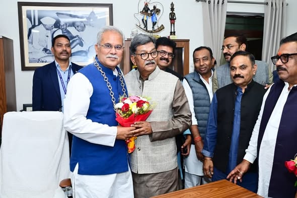 चैतन्य की रिहाई से कांग्रेस में जश्न, भूपेश-महंत साथ रहे