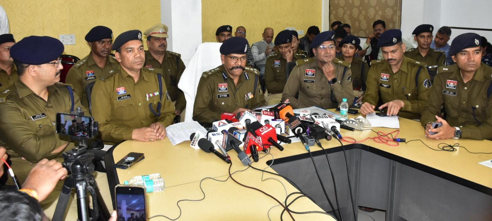 24 की तुलना में 25 में 2 हजार अपराध कम हुए