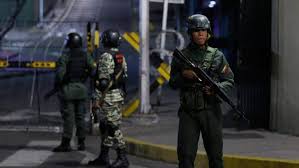 वेनेज़ुएला के राष्ट्रपति भवन के पास फ़ायरिंग की ख़बर