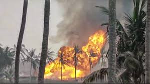 आंध्र प्रदेश में गैस के कुएं की आग बुझाने दिल्ली, मुंबई से पहुंच रही विशेषज्ञ टीम