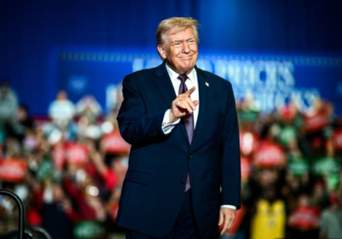 राष्ट्रपति डोनाल्ड ट्रंप ने मध्यावधि चुनावों से पहले रिपब्लिकन से एकजुट रहने की अपील की