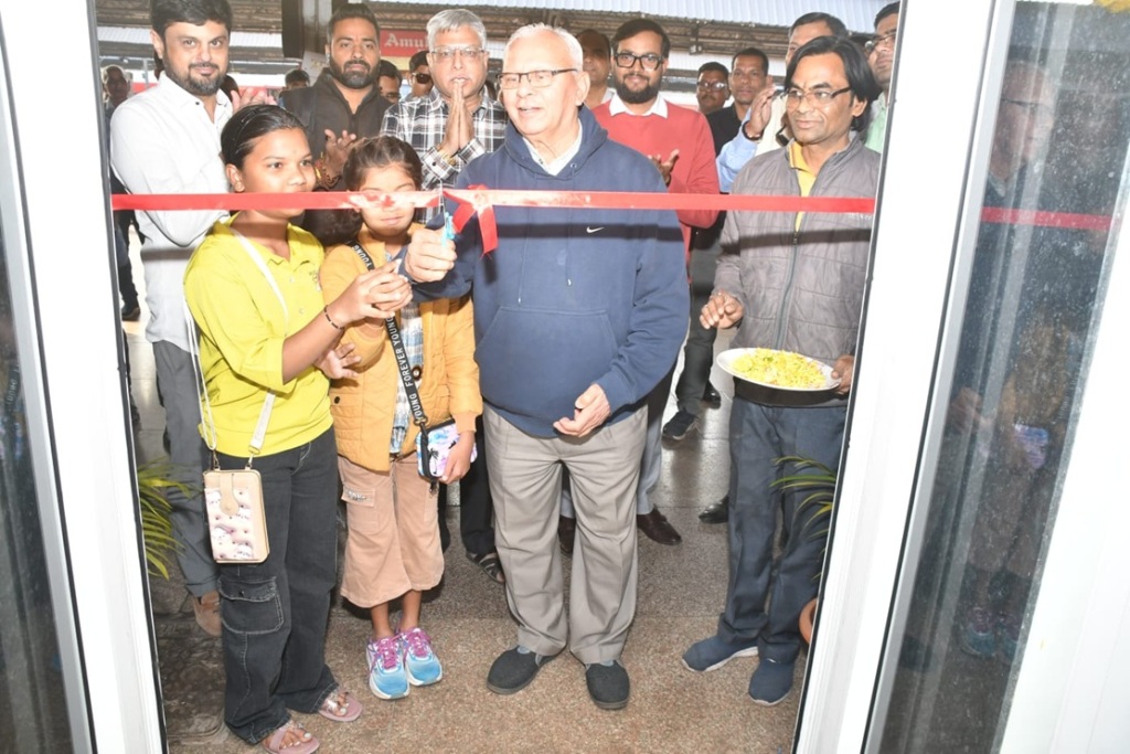 रायपुर रेलवे स्टेशन पर शुरू हुआ हेल्दी वेटिंग लाउंज