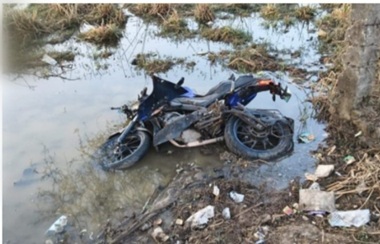 सौ की स्पीड में स्टंट, ठेले से टकराकर नाबालिग नाले में गिरा, मौत