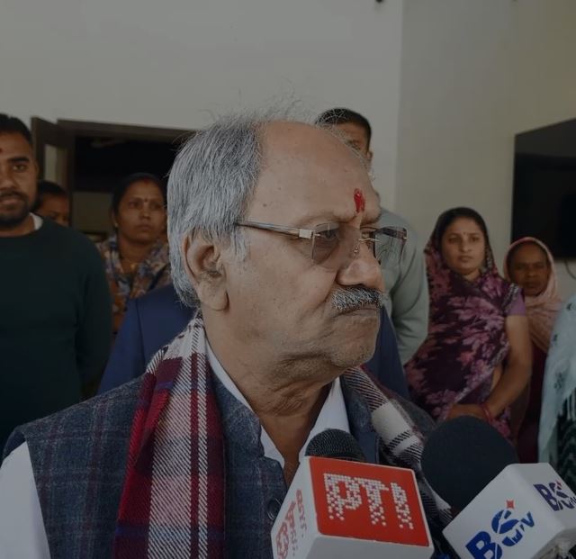 देखें VIDEO : सरकार चूहों के इलाज के लिए बिल्ली की व्यवस्था करेगी- बृजमोहन 