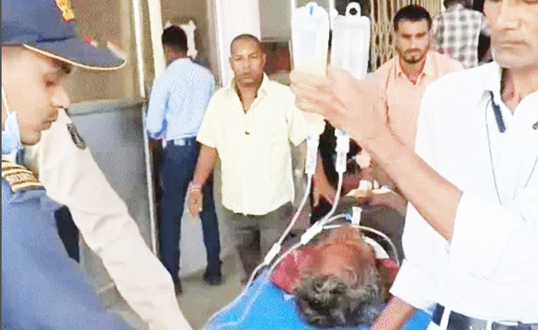 धान बिक्री का टोकन न मिलने से किसान ने कीटनाशक पीया