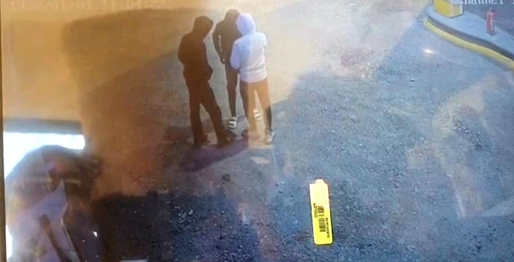 पेट्रोल पंप पर पिस्टल के बल पर लूट, ऑनलाइन भुगतान के दौरान 30 सेकंड में कैश लेकर फरार