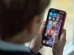 ऑस्ट्रेलिया: सोशल मीडिया पर नाबालिगों की एंट्री बंद, हटाए गए 47 लाख अकाउंट