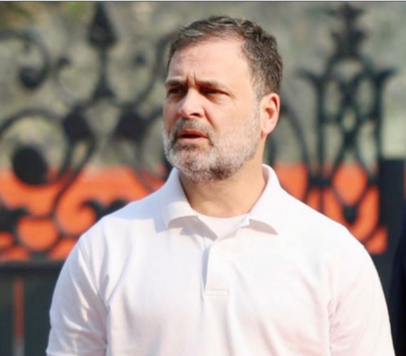 राहुल गांधी इंदौर पहुंचे, दूषित जल पीड़ितों से मिलेंगे 