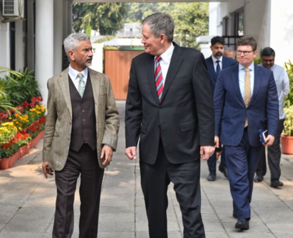 ट्रेड डील पर भारत-अमेरिका की बनेगी बात! एस जयशंकर ने अमेरिकी सांसद स्टीव डैनिस से की मुलाकात