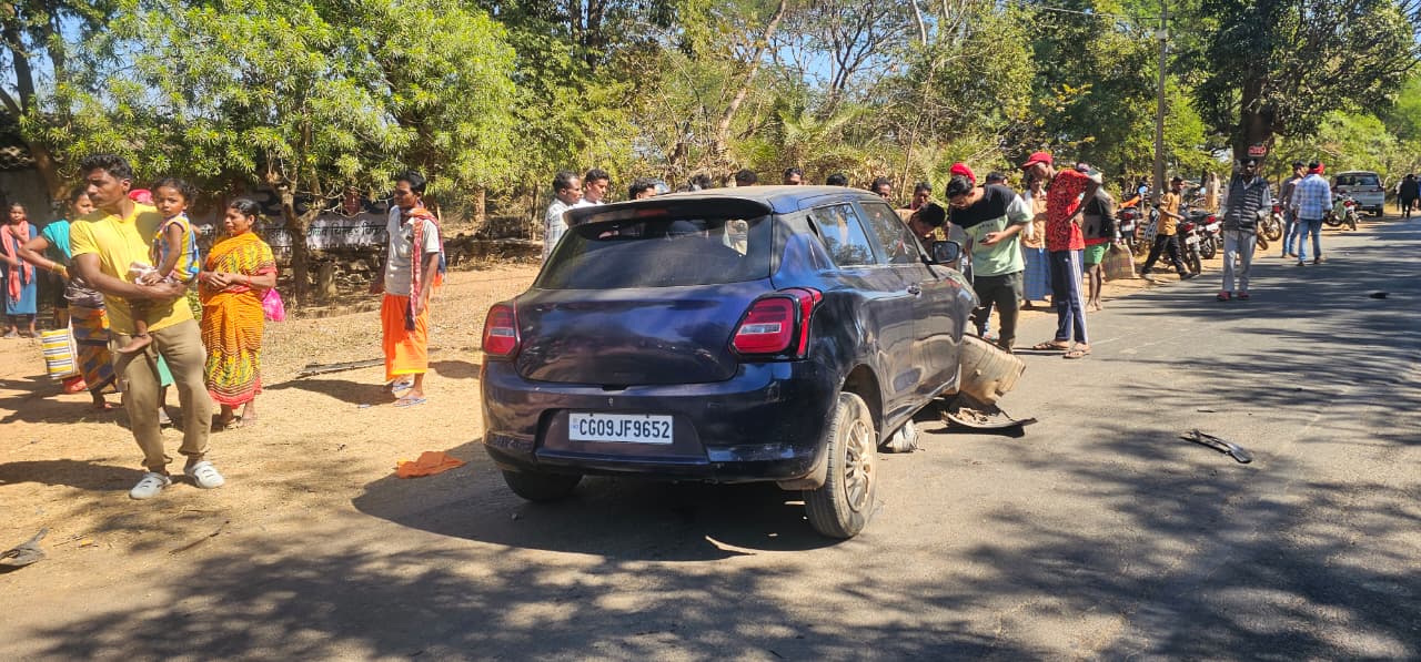 कार-बाइक में भिड़ंत, 3 युवक घायल