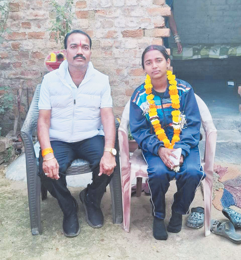 अंडर-19 बालिका क्रिकेट में छत्तीसगढ़ टीम का प्रतिनिधित्व कर लौटीं खुशी, स्वागत