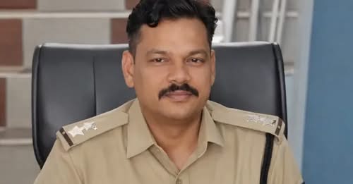 कुत्तों से बचने कोशिश में एसआई की टैंकर से कुचलकर मौत