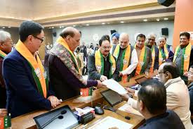 बीजेपी अध्यक्ष चुनाव: वरिष्ठ नेताओं ने नितिन नबीन का नामांकन पत्र दाख़िल किया