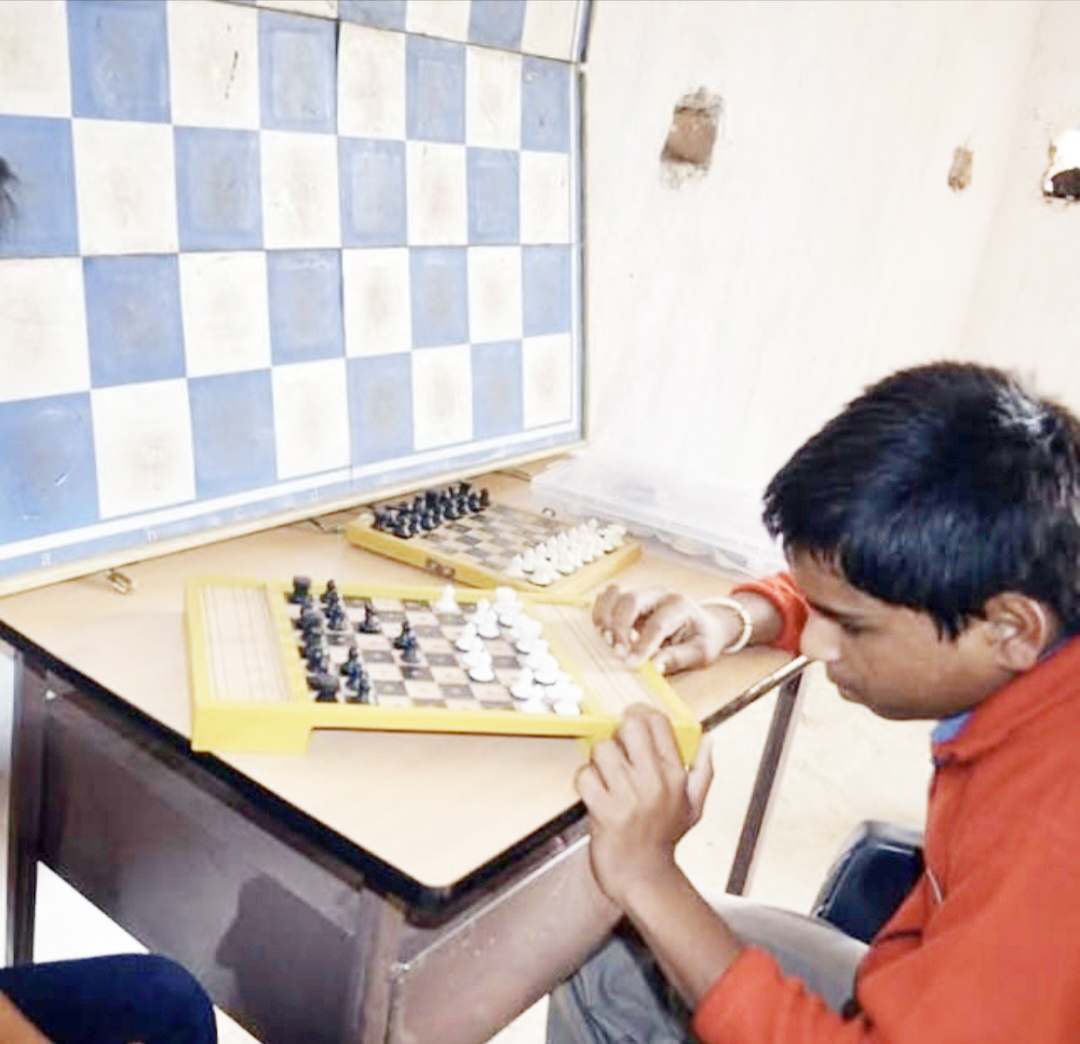 आंखों में रोशनी नहीं, पर सपनों की उड़ान असीम...