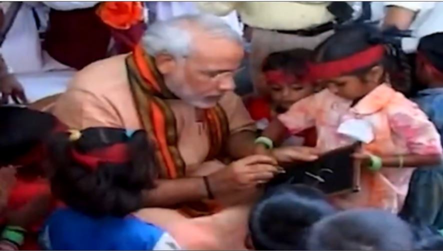 11 साल में जन आंदोलन बना 'बेटी बचाओ-बेटी पढ़ाओ', पीएम मोदी के 'गुजरात मॉडल' से बदली बेटियों की शिक्षा की तस्वीर