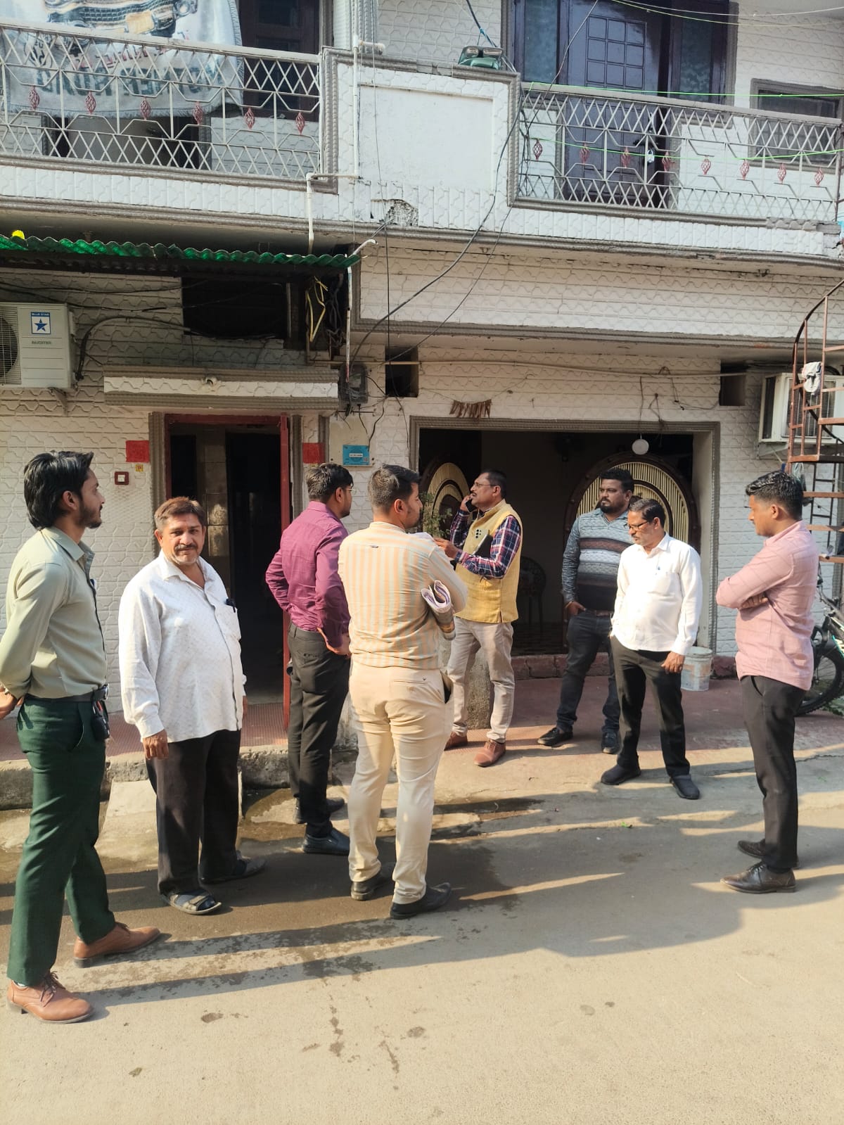 नेताजी होटल सील करते ही तत्काल 366342 रूपए का पार्ट पेमेंट किया 