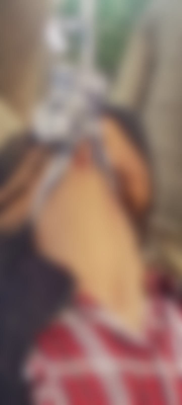 तालाब के किनारे पेड़ पर लटकी मिली एक लाश